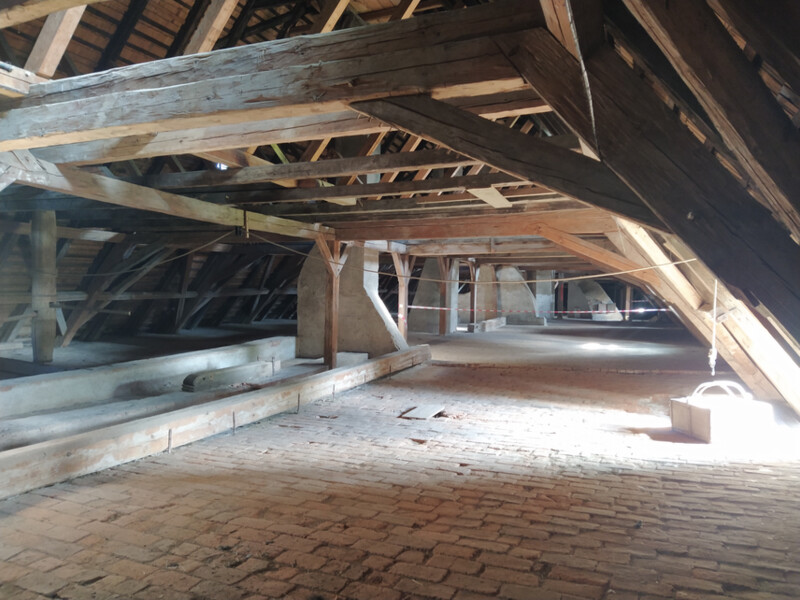 Krov na půdě západního křídla | © Kristýna Schmidová